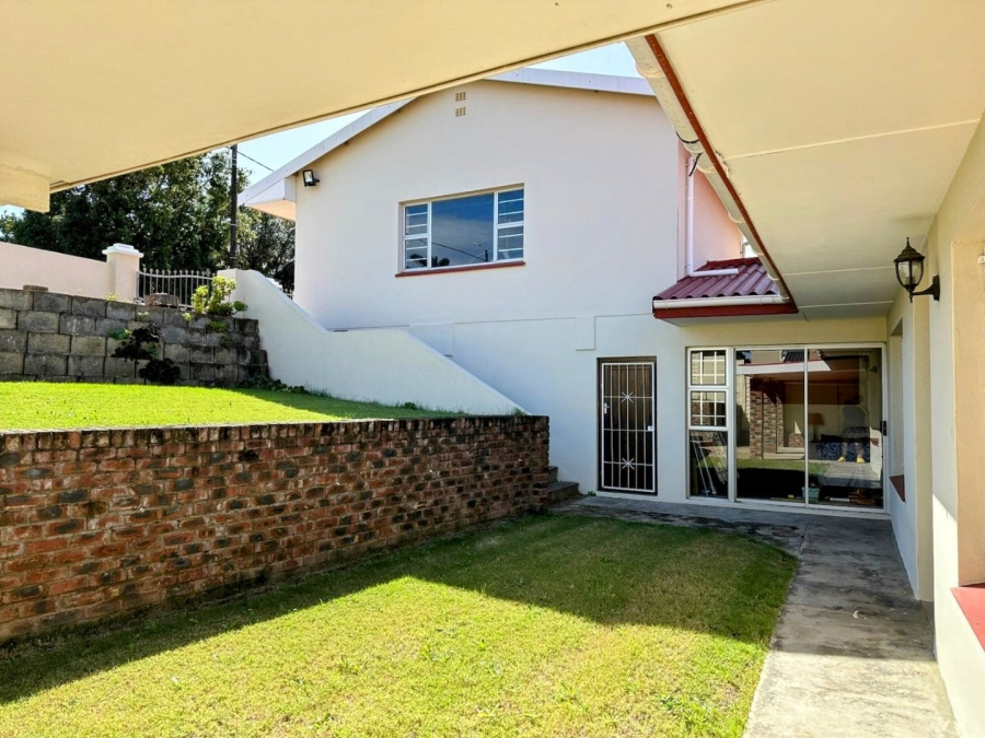 4 Bedroom Property for Sale in Gonubie Eastern Cape
